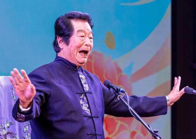 扬州书场里 杨明坤倪真扬坚守传统说书艺术动人叙事