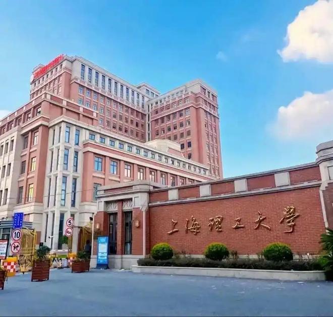 高校硕士论文管理超严！签字后连标点都不许改，为啥？