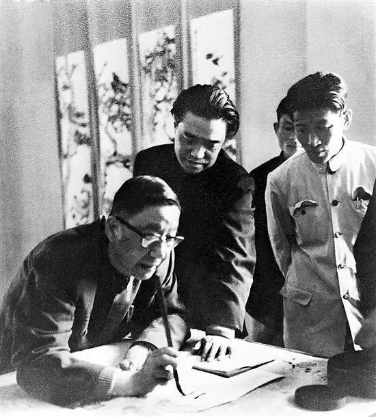 1962年广州话剧等创作座谈会后，老舍汕头潮剧座谈发言未公开？